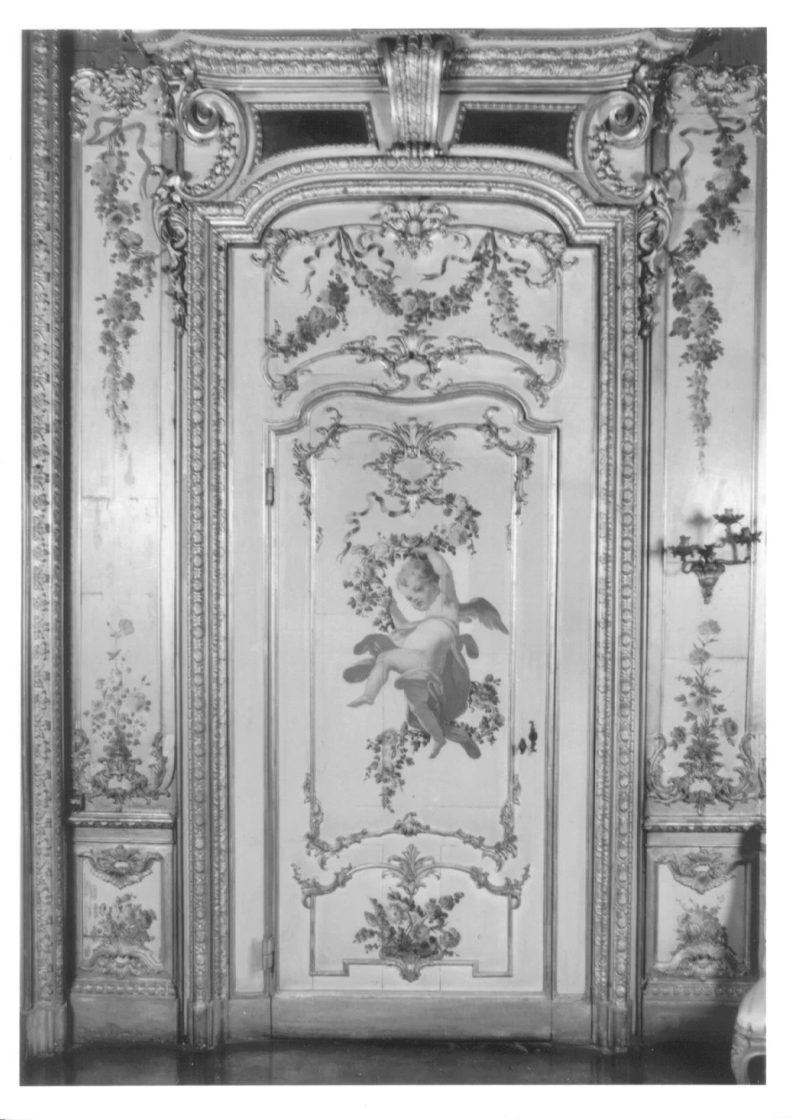 Putto alato con ghirlanda di fiori - Palazzo Reale, Torino